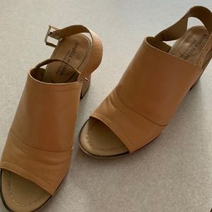 Sandals leather Sophia Milano , made in Italy . 2 1/4” heel.